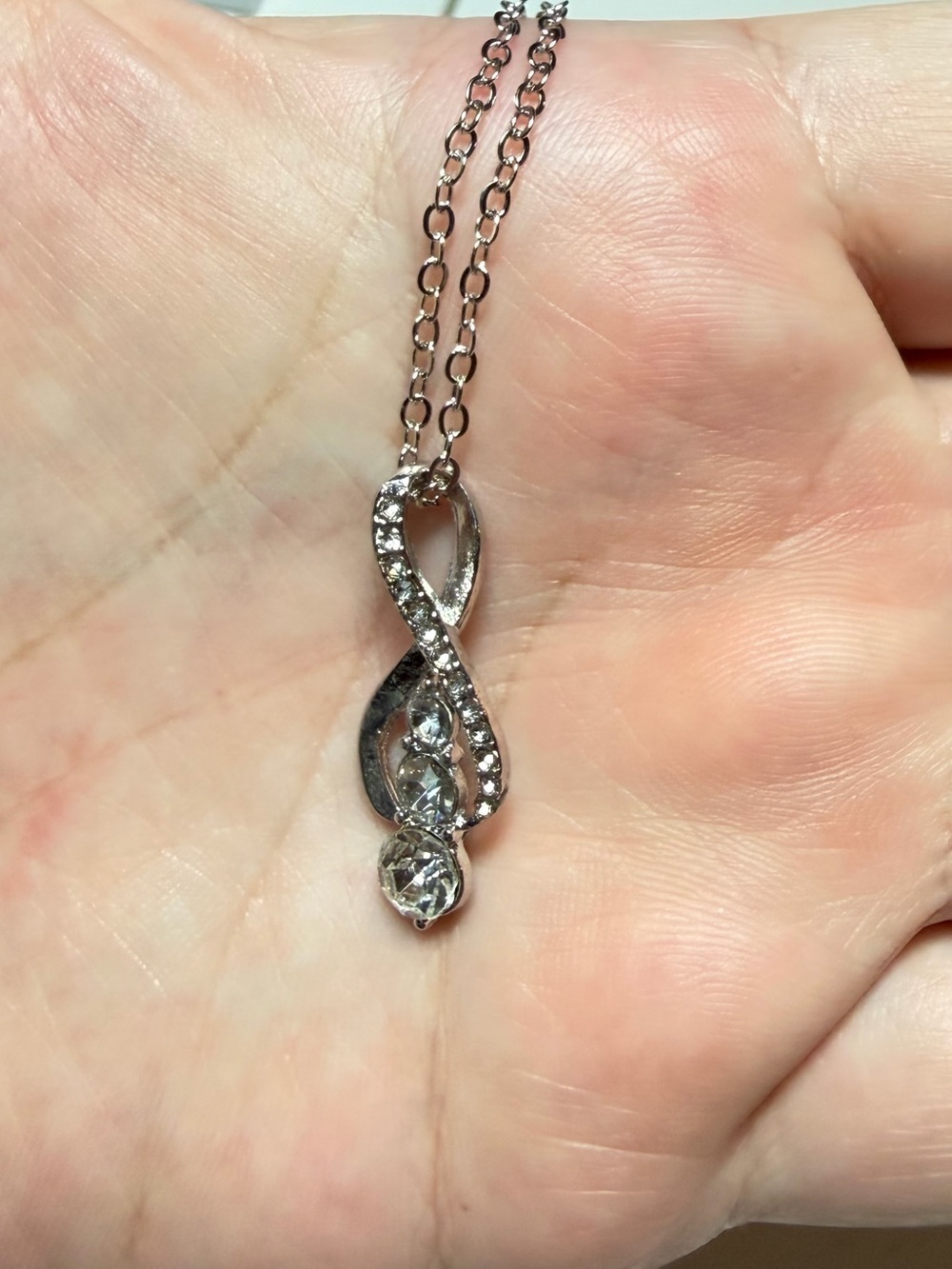 S925 Sterling Silver Infinity Twist Clear Stone Necklace (N48) - Picture 9 of 10